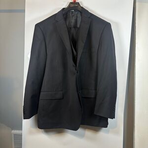 Lineage High Performance Vested Two-Button Black Suit Men’s 56R 52W